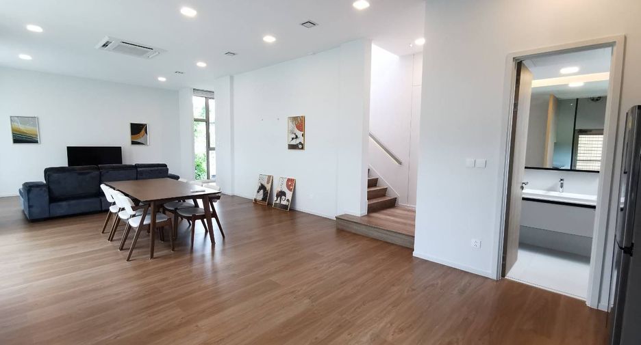 For sale 3 bedrooms house in Saphan Sung, Bangkok