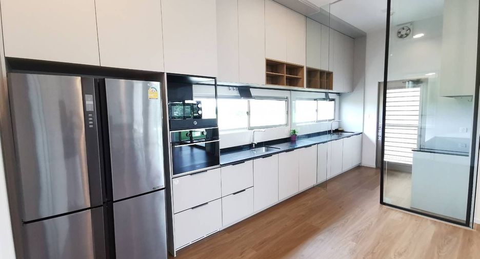 For sale 3 bedrooms house in Saphan Sung, Bangkok