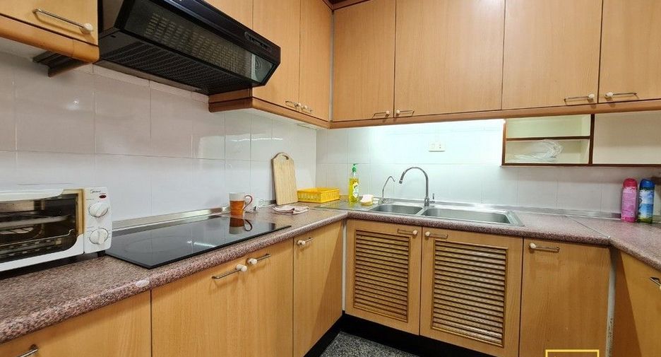 Condo en alquiler de 2 habitaciones en Khlong Toei, Bangkok
