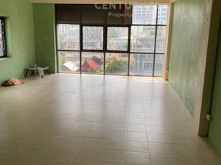 For rent 6 bed retail Space in Sathon, Bangkok