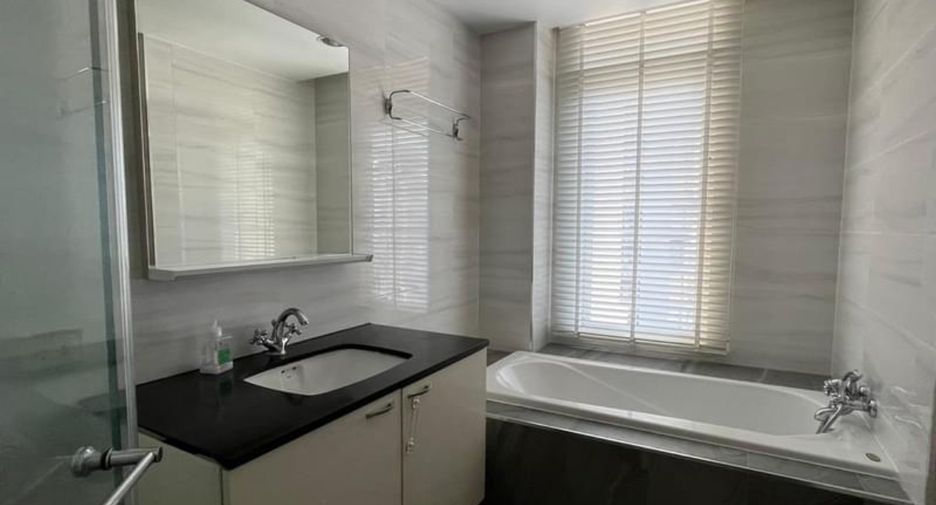 Wohnung zur Miete mit 3 Zimmer in Watthana, Bangkok