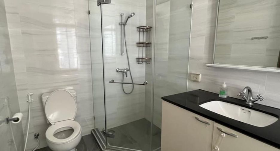 Wohnung zur Miete mit 3 Zimmer in Watthana, Bangkok