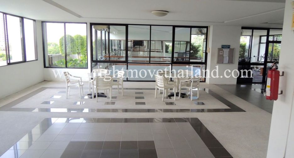 For sale 3 bedrooms condo in Watthana, Bangkok