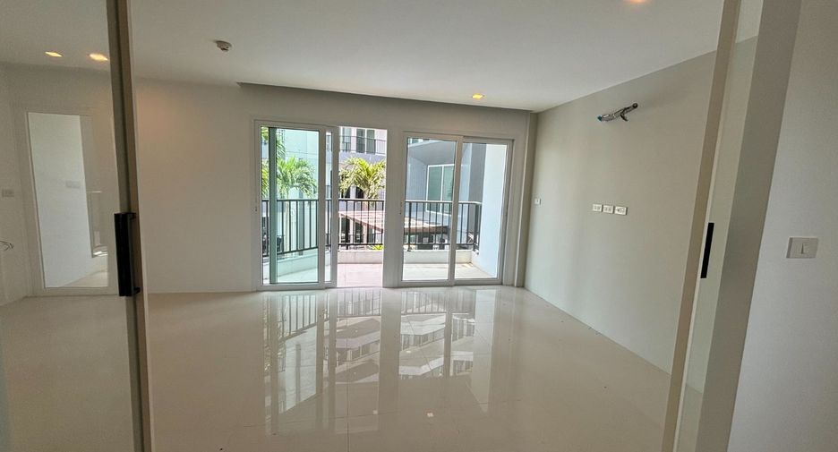 For sale 2 bed condo in Klaeng, Rayong