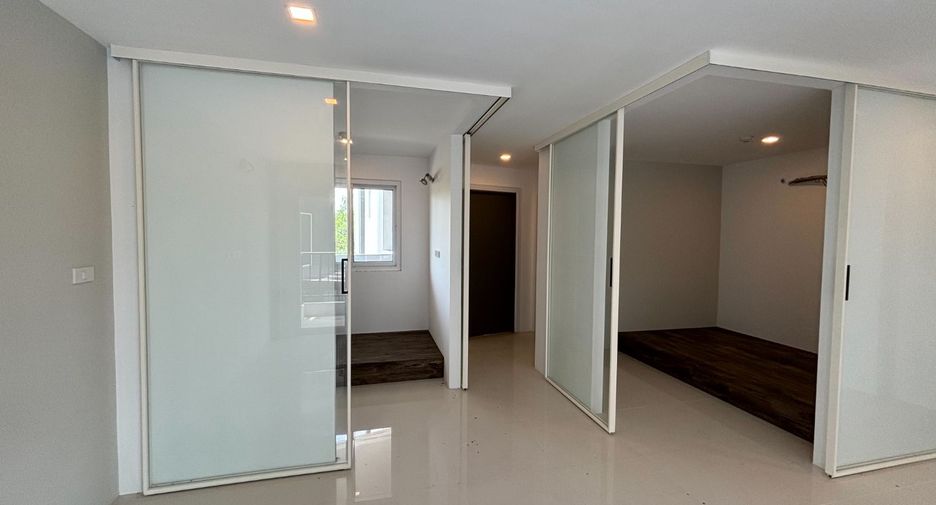 For sale 2 bed condo in Klaeng, Rayong