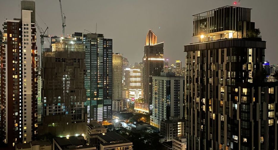 For sale 1 bed condo in Khlong Toei, Bangkok