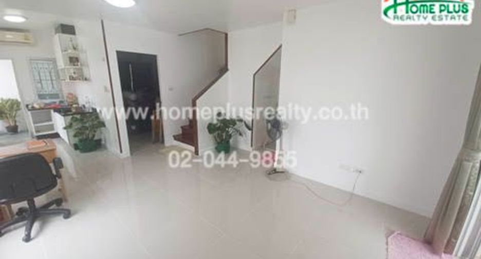 For sale 4 bedrooms townhouse in Lam Luk Ka, Pathum Thani