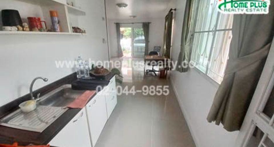 For sale 4 bedrooms townhouse in Lam Luk Ka, Pathum Thani
