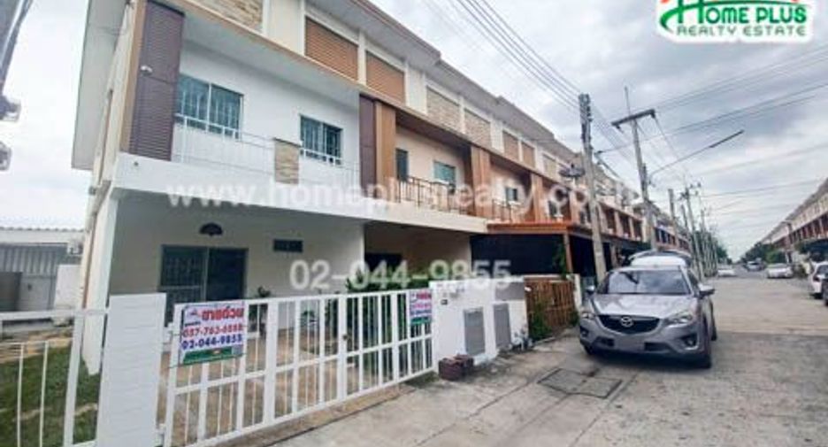 For sale 4 bedrooms townhouse in Lam Luk Ka, Pathum Thani