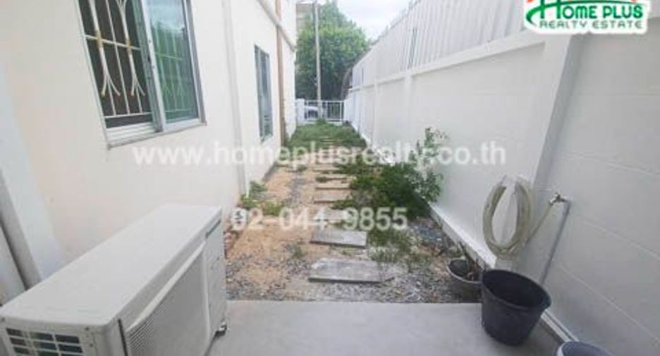 For sale 4 bedrooms townhouse in Lam Luk Ka, Pathum Thani