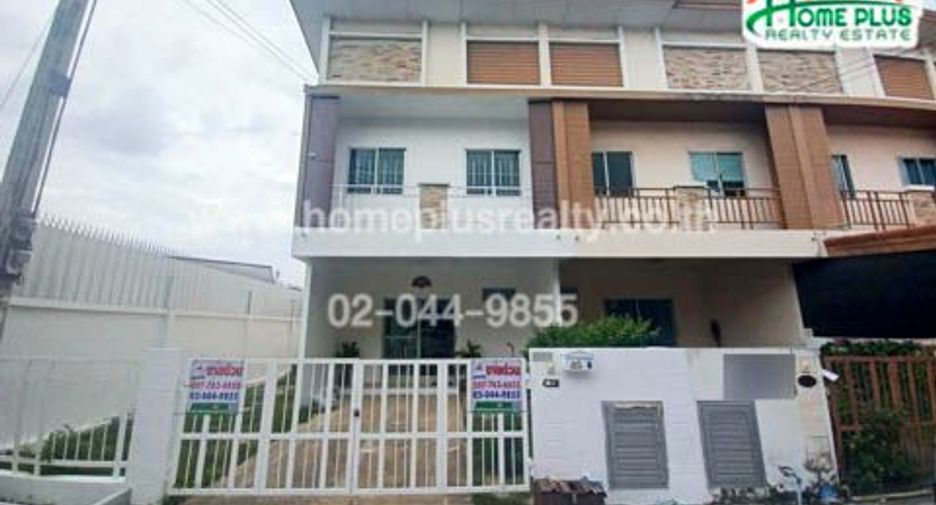 For sale 4 bedrooms townhouse in Lam Luk Ka, Pathum Thani