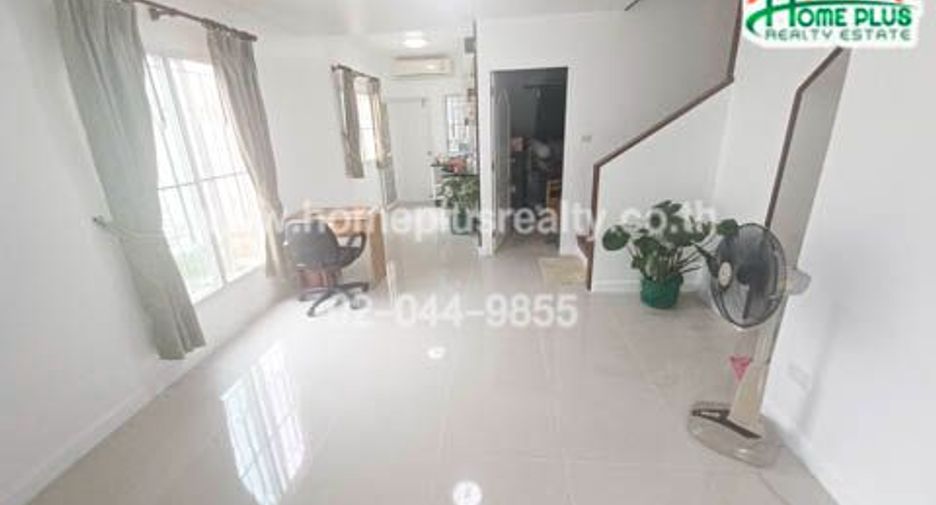 For sale 4 bed townhouse in Lam Luk Ka, Pathum Thani
