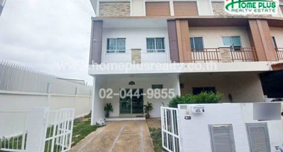 For sale 4 bedrooms townhouse in Lam Luk Ka, Pathum Thani