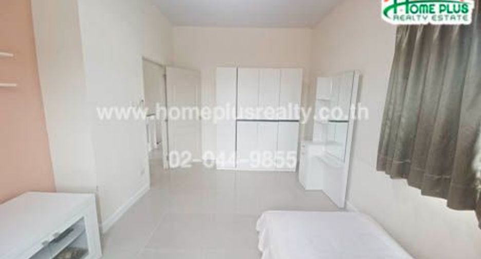 For sale 4 bedrooms townhouse in Lam Luk Ka, Pathum Thani