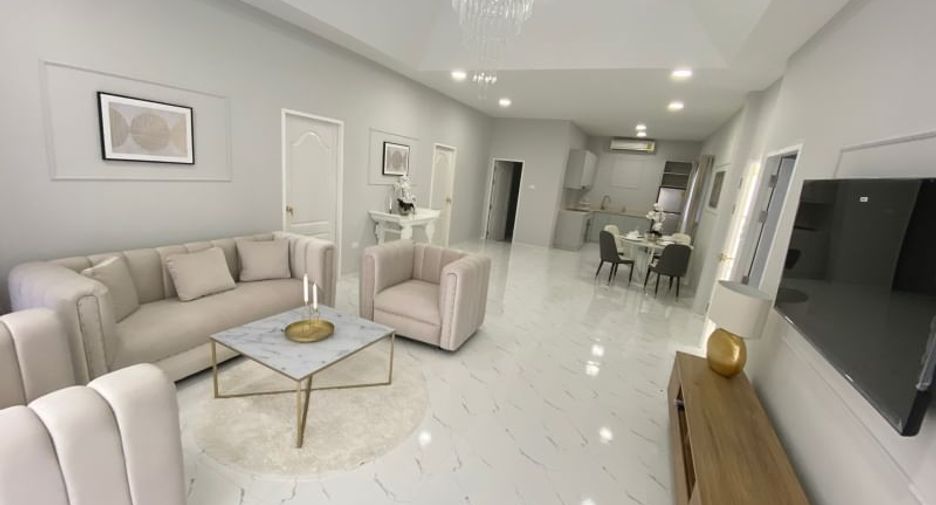 For sale 3 bedrooms villa in Bang Lamung, Chonburi
