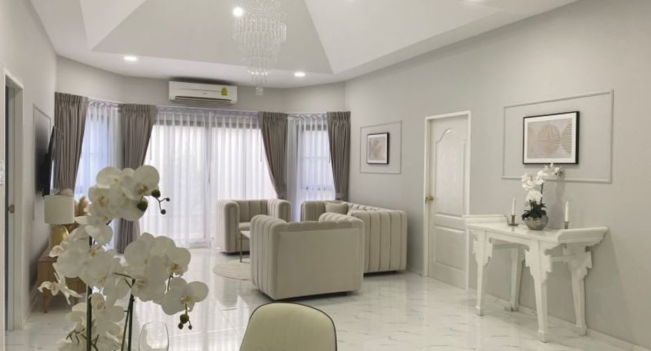 For sale 3 bedrooms villa in Bang Lamung, Chonburi