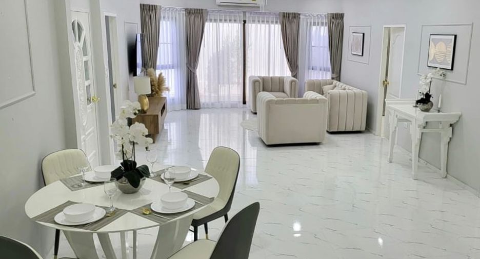 For sale 3 bedrooms villa in Bang Lamung, Chonburi