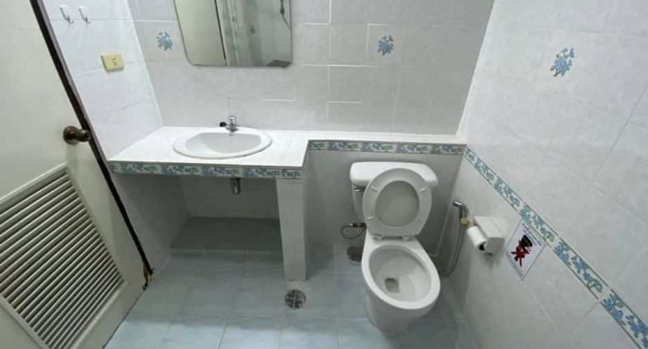 For rent and for sale 2 bedrooms condo in Si Racha, Chonburi