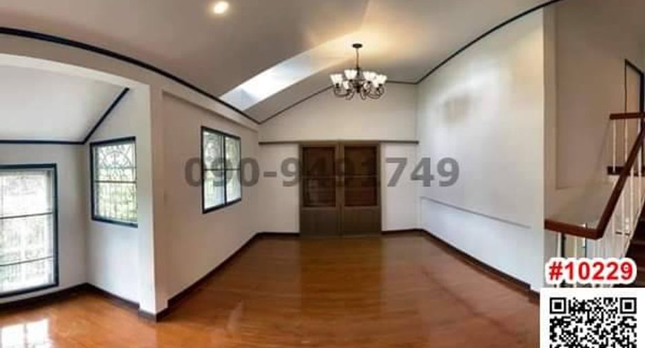 For rent 3 bedrooms house in Khlong San, Bangkok