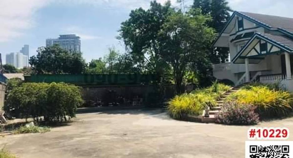 For rent 3 bedrooms house in Khlong San, Bangkok