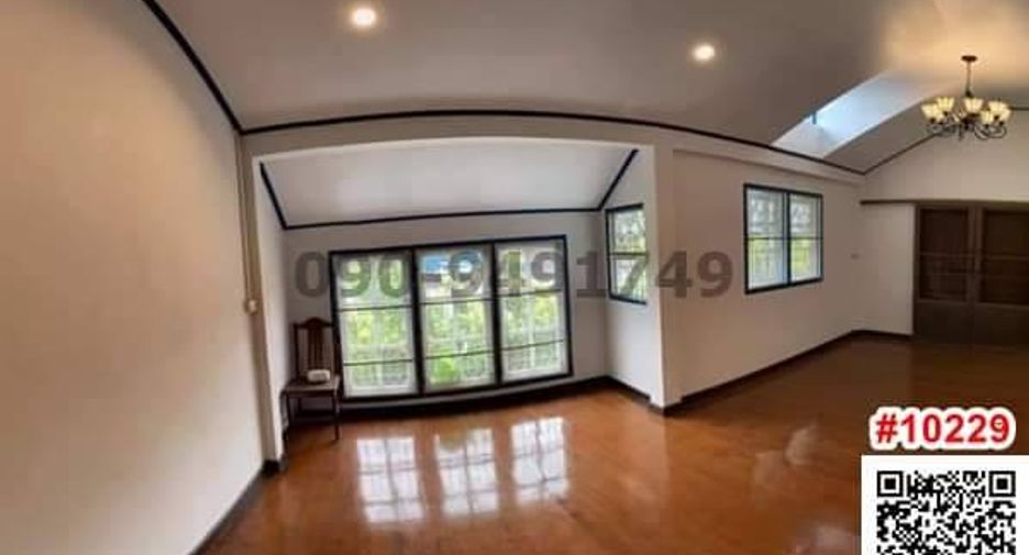 For rent 3 bedrooms house in Khlong San, Bangkok