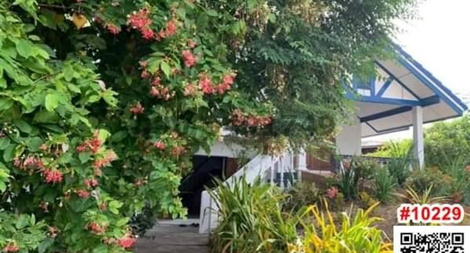 For rent 3 bedrooms house in Khlong San, Bangkok