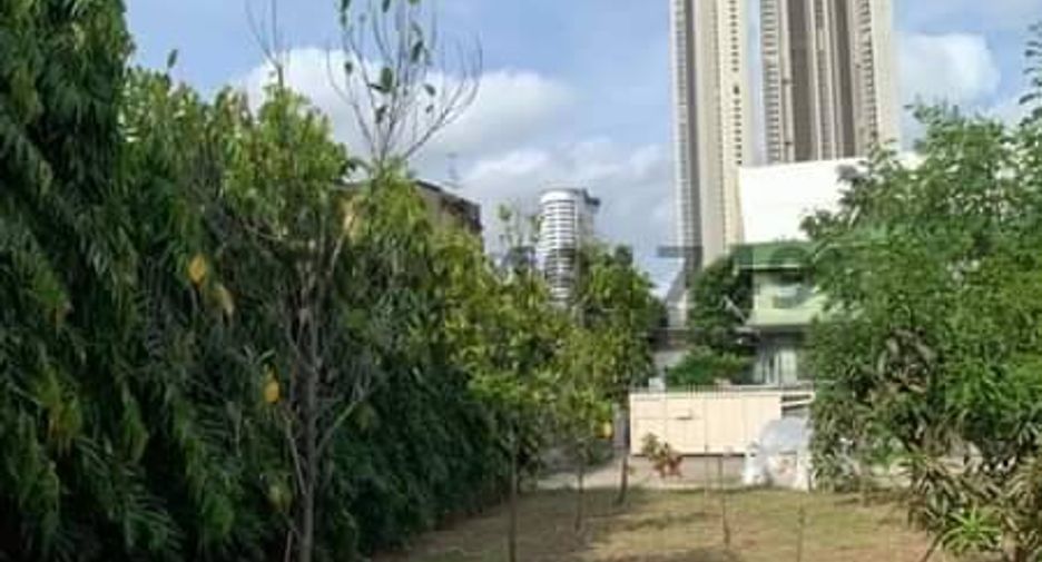 For rent 3 bedrooms house in Khlong San, Bangkok