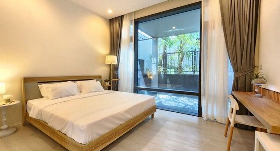 For rent 3 Beds condo in Watthana, Bangkok