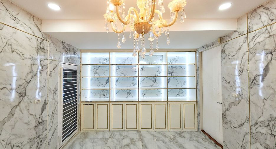 Продажа 4 спальни дом в Буенг Кум, Бангкок