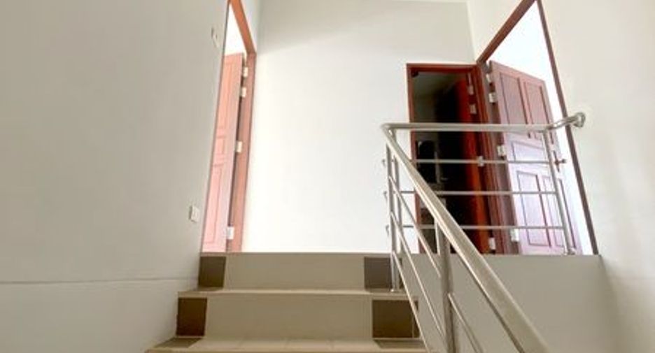 For sale 2 bedrooms townhouse in Mueang Udon Thani, Udon Thani