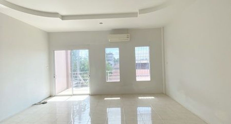For sale 2 bedrooms townhouse in Mueang Udon Thani, Udon Thani