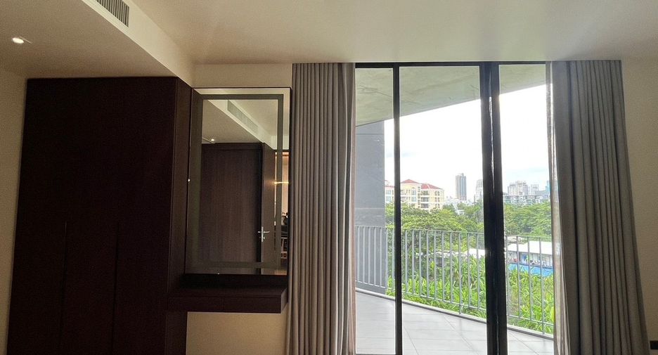 Condo en alquiler de 3 habitaciones en Khlong Toei, Bangkok