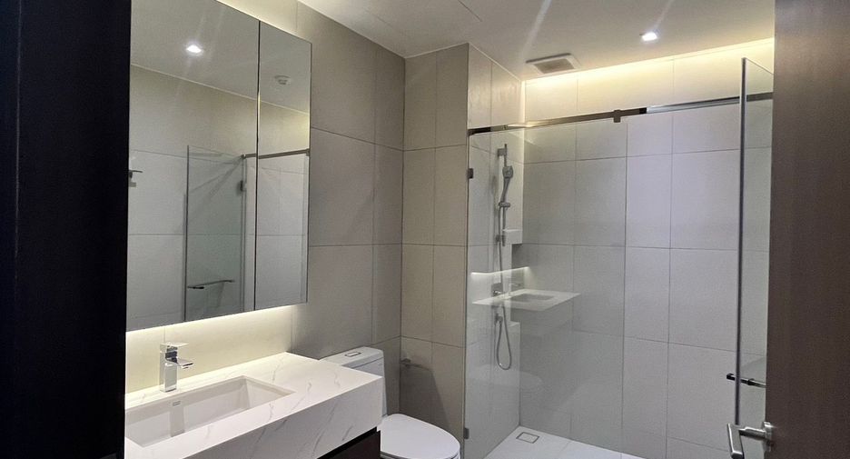 Condo en alquiler de 3 habitaciones en Khlong Toei, Bangkok