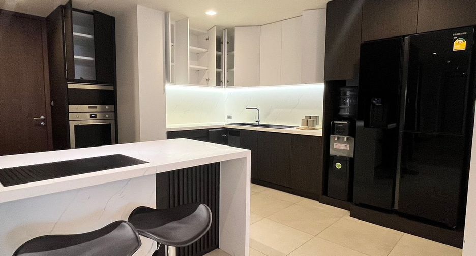 Condo en alquiler de 3 habitaciones en Khlong Toei, Bangkok