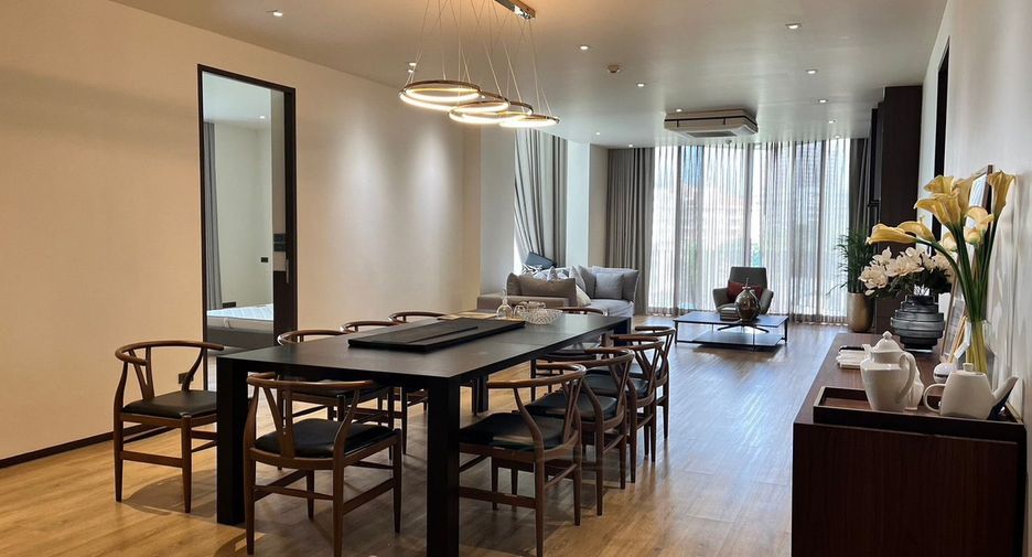 Condo en alquiler de 3 habitaciones en Khlong Toei, Bangkok