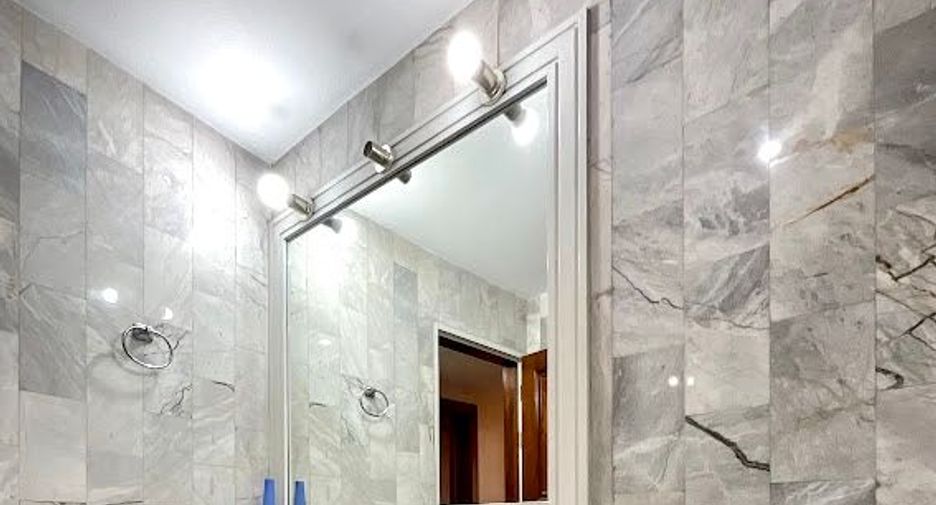 For sale 2 bedrooms condo in Sathon, Bangkok