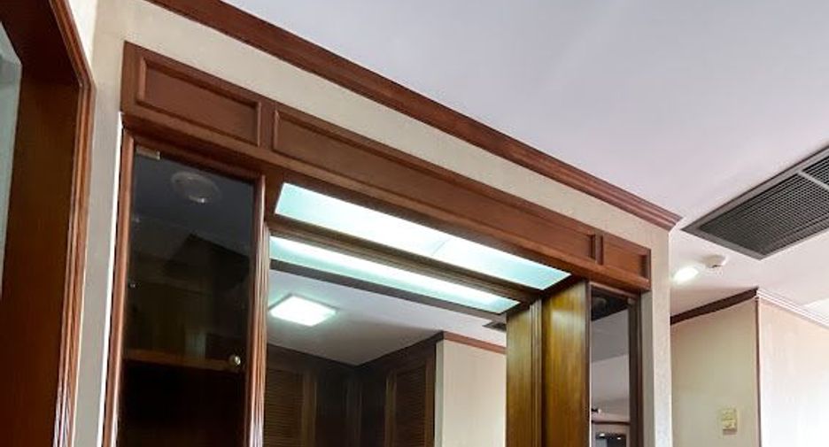 For sale 2 bedrooms condo in Sathon, Bangkok