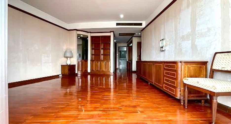 For sale 2 bedrooms condo in Sathon, Bangkok