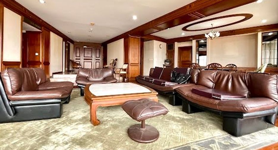 For sale 2 bedrooms condo in Sathon, Bangkok