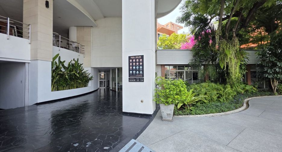 For sale 2 bedrooms condo in Sathon, Bangkok