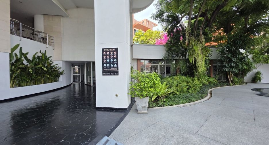 For sale 2 bedrooms condo in Sathon, Bangkok