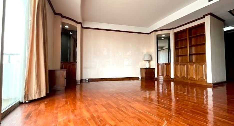 For sale 2 bedrooms condo in Sathon, Bangkok