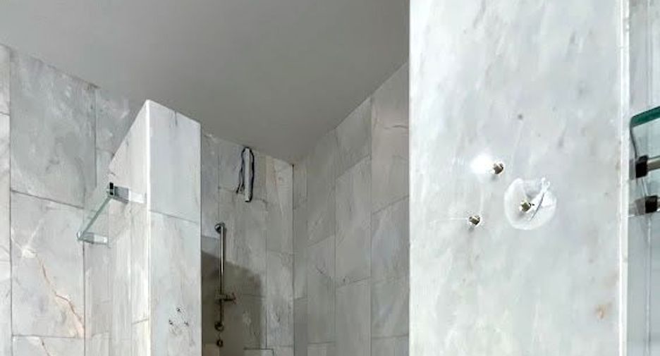 For sale 2 bedrooms condo in Sathon, Bangkok