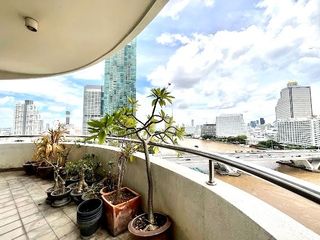 For sale 2 ベッドルーム condo in Sathon, Bangkok