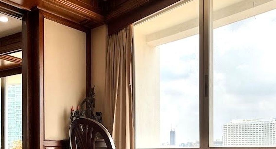 For sale 2 bedrooms condo in Sathon, Bangkok