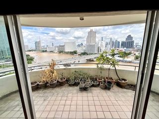 For sale 2 ベッドルーム condo in Sathon, Bangkok