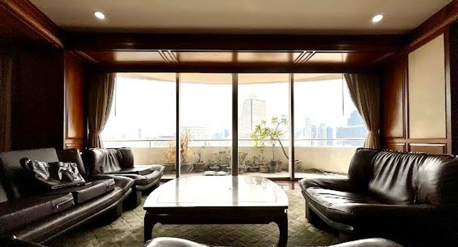 For sale 2 bedrooms condo in Sathon, Bangkok