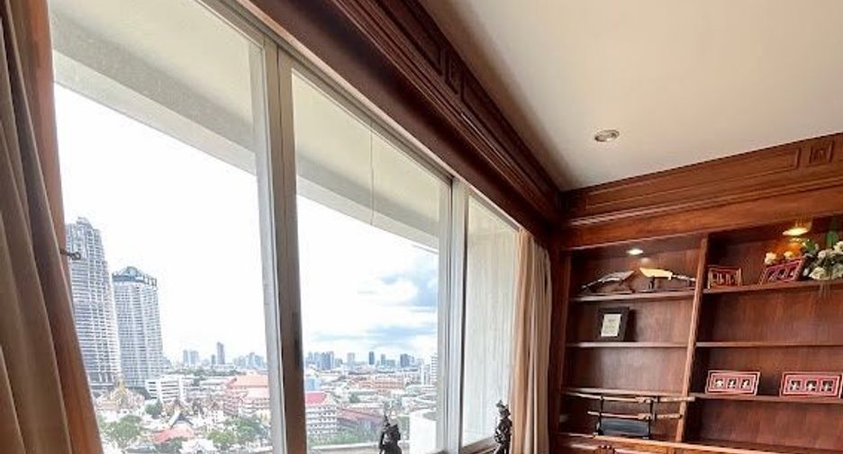 For sale 2 bedrooms condo in Sathon, Bangkok