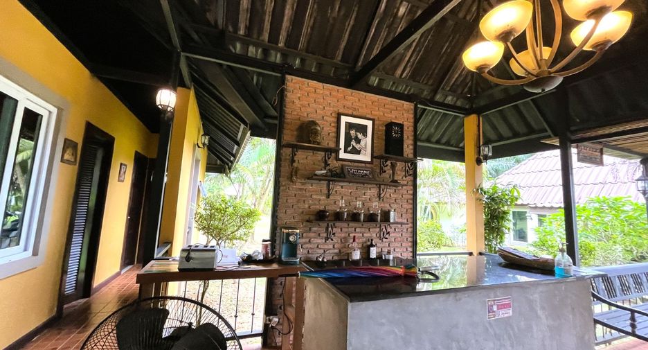 For sale 7 Beds retail Space in Takua Pa, Phang Nga