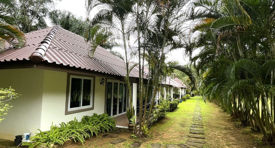 For sale 7 Beds retail Space in Takua Pa, Phang Nga